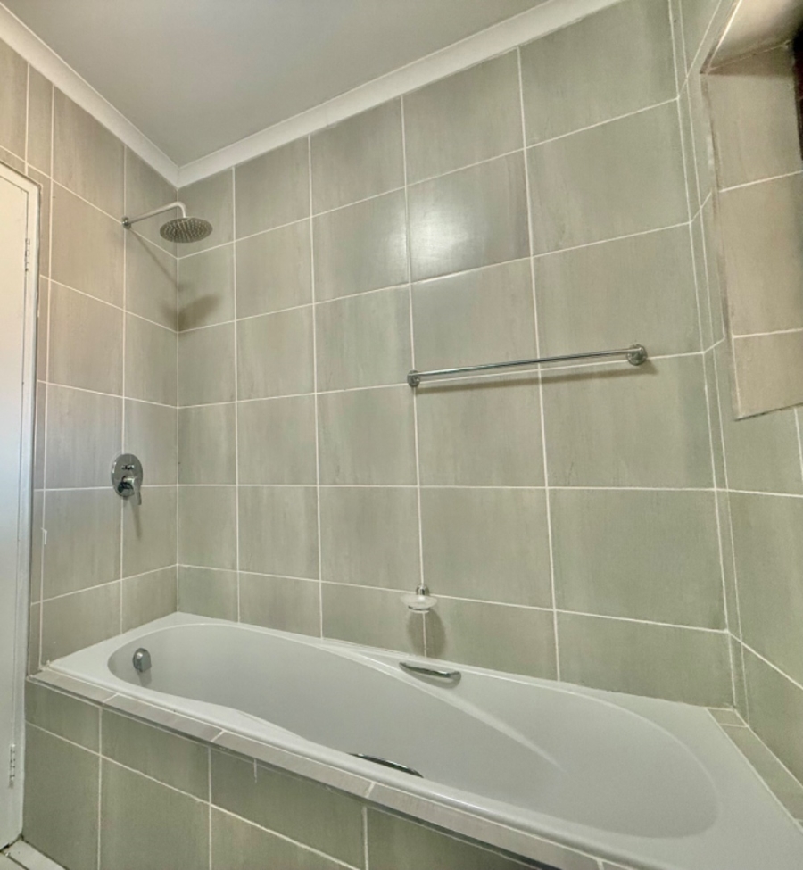 4 Bedroom Property for Sale in Bluewater Bay Eastern Cape